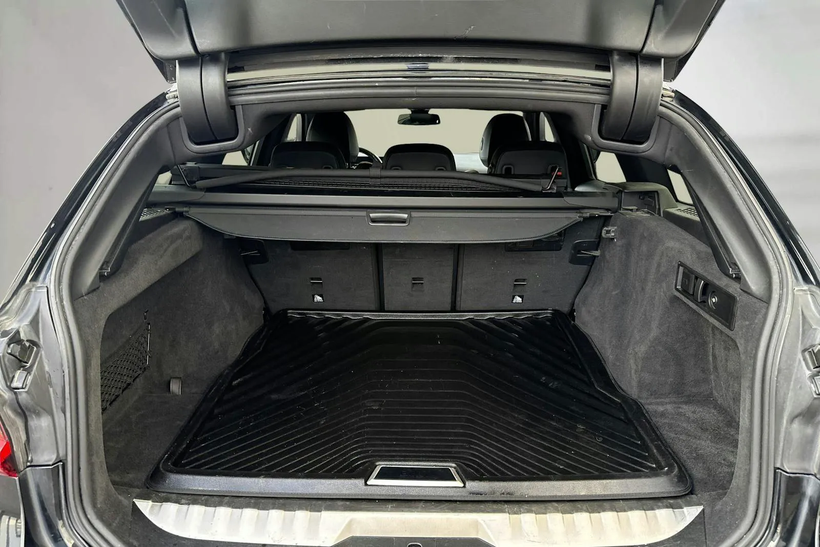 BMW 330 bild 10