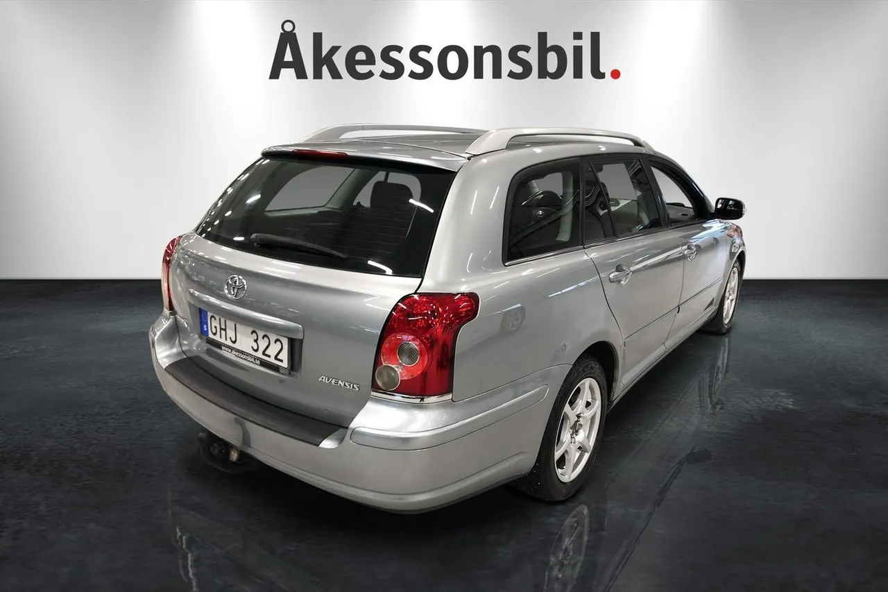 Toyota Avensis bild 5
