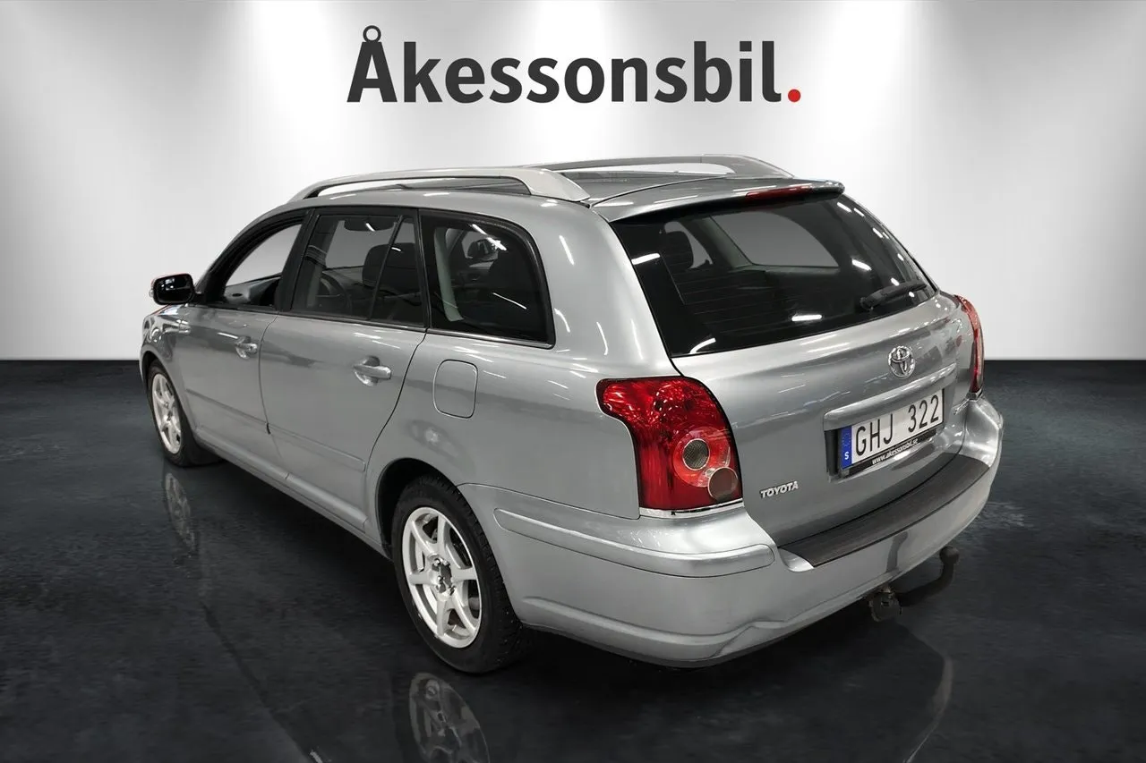 Toyota Avensis bild 7