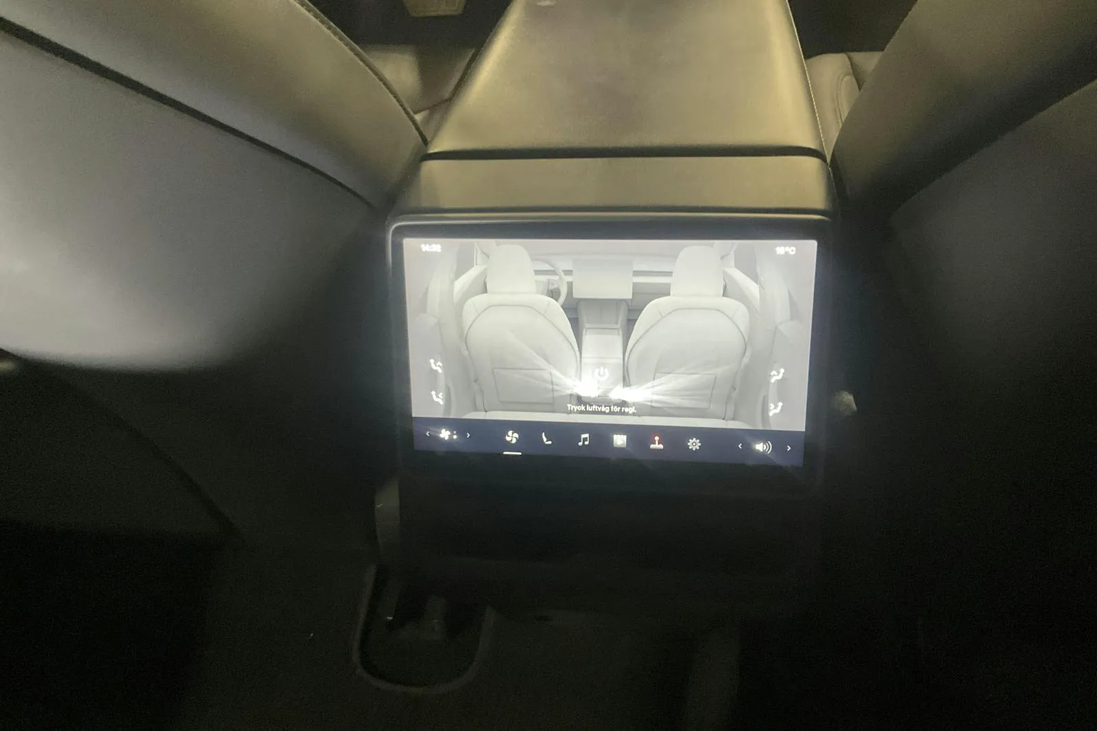Tesla Model 3 bild 17