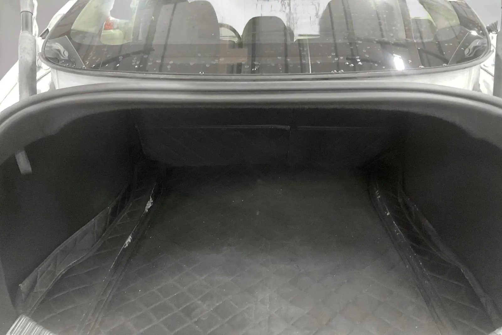 Tesla Model 3 bild 9
