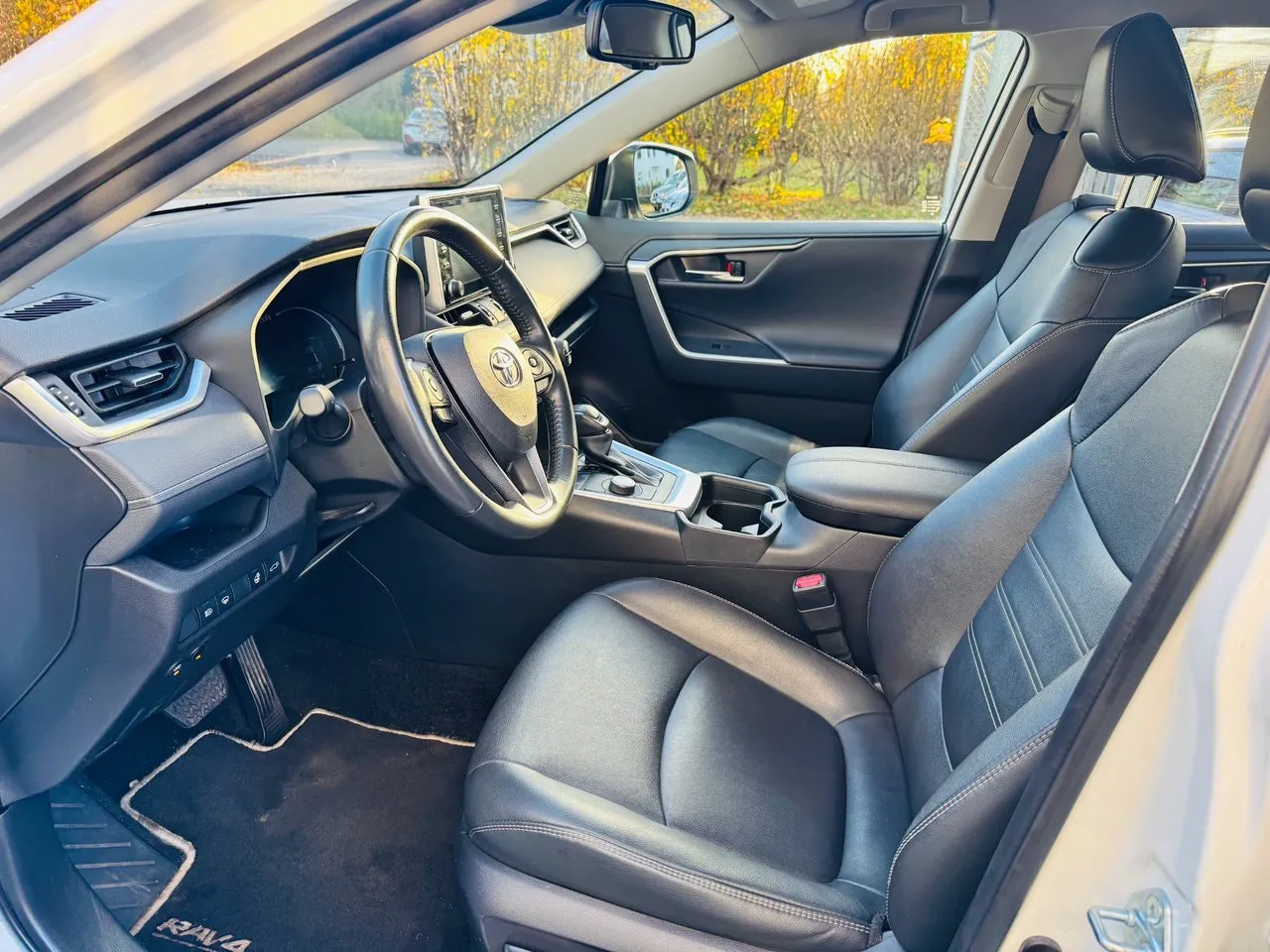 Toyota RAV4 bild 8