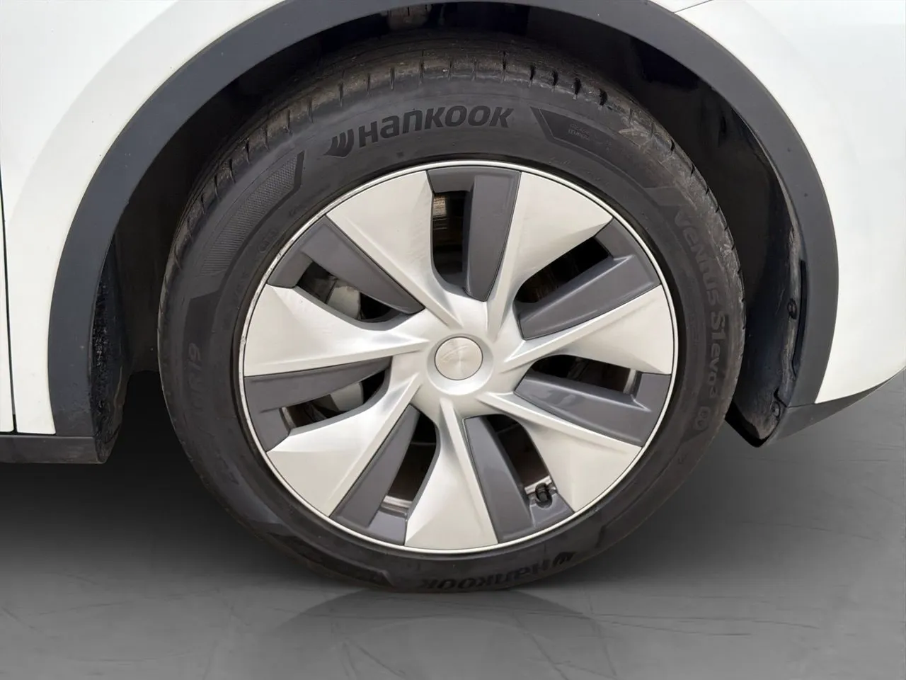 Tesla Model Y bild 29