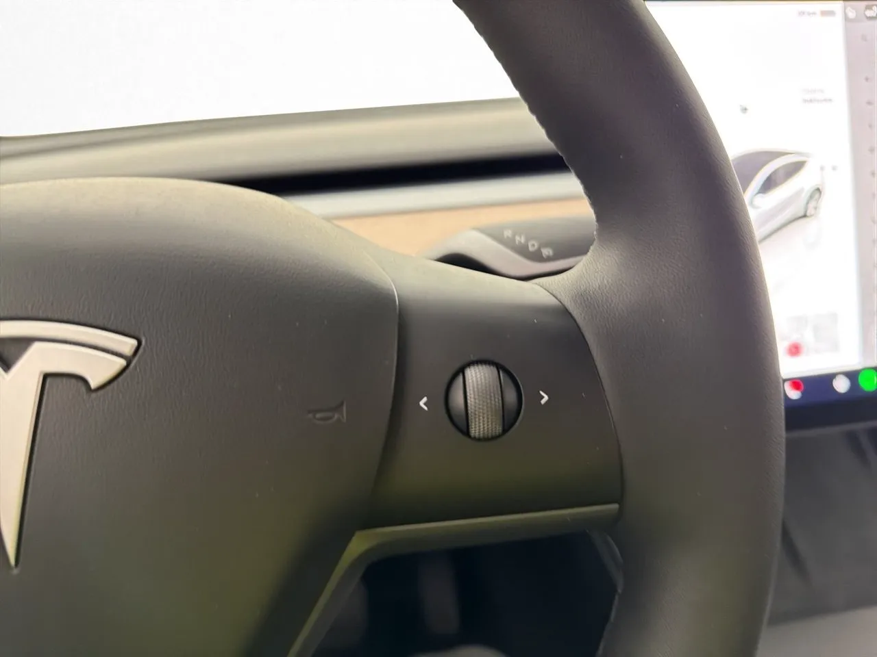 Tesla Model Y bild 25