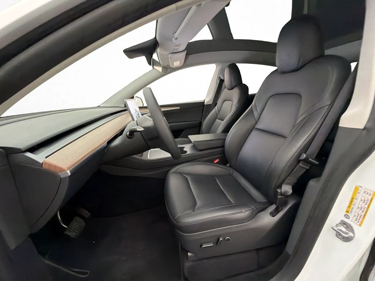 Tesla Model Y bild 12