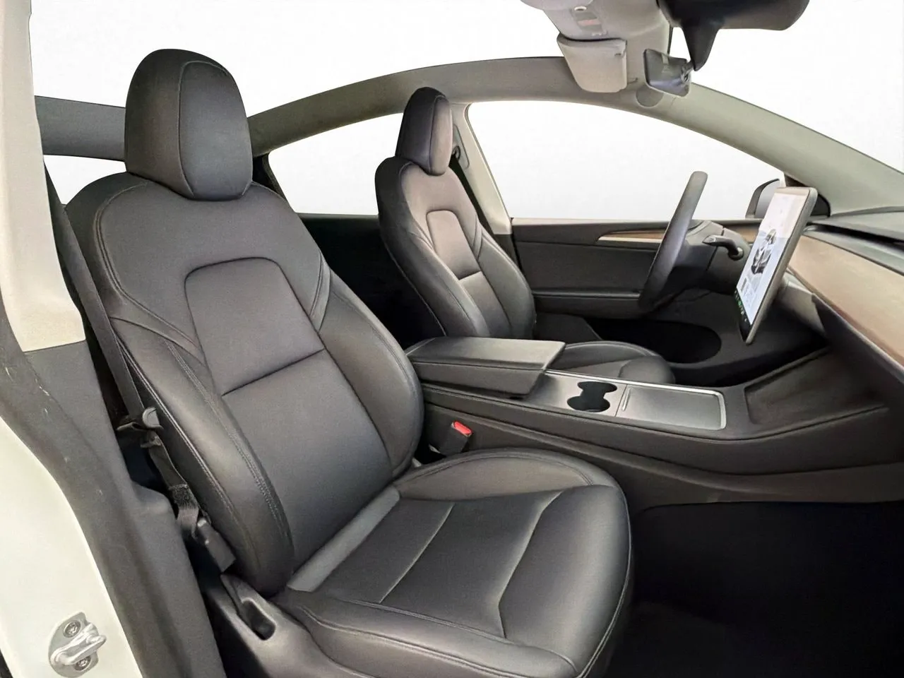 Tesla Model Y bild 14