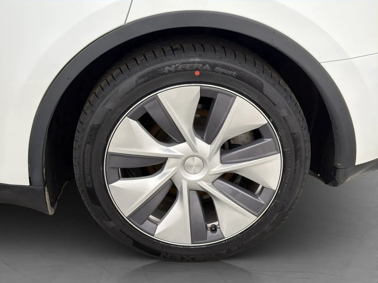 Tesla Model Y bild 31