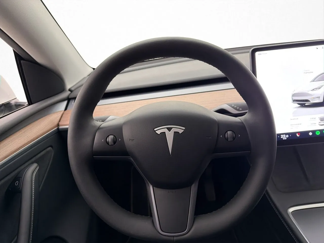Tesla Model Y bild 13