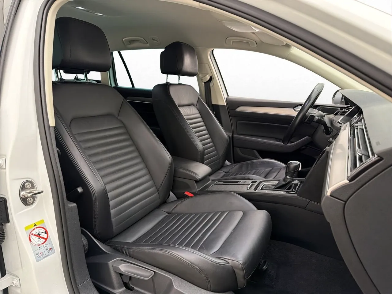 Volkswagen Passat bild 12