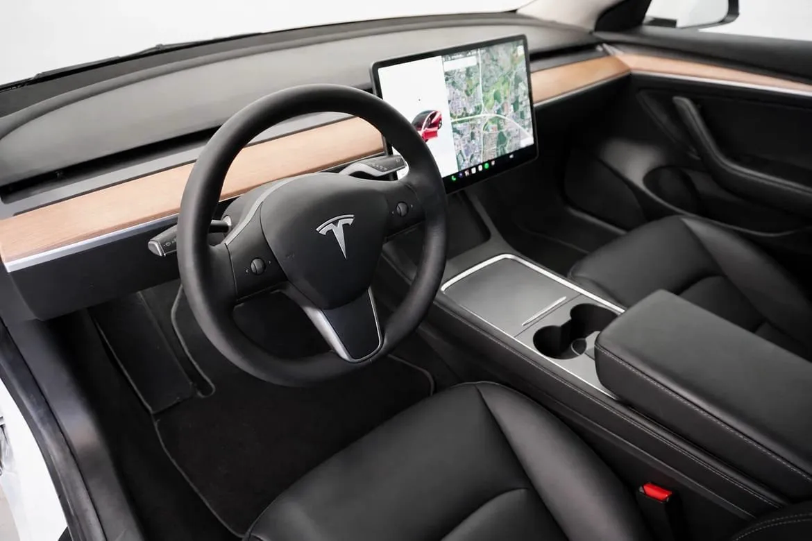 Tesla Model 3 bild 10