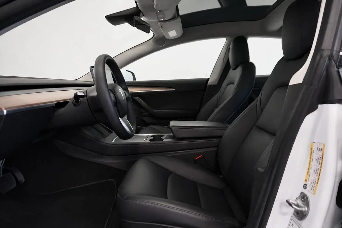 Tesla Model 3 bild 18
