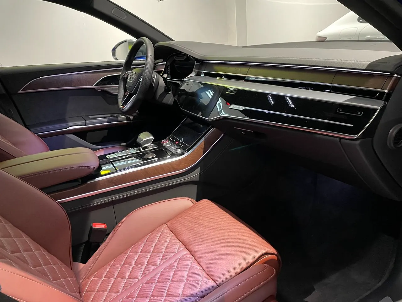 Audi S8 bild 17