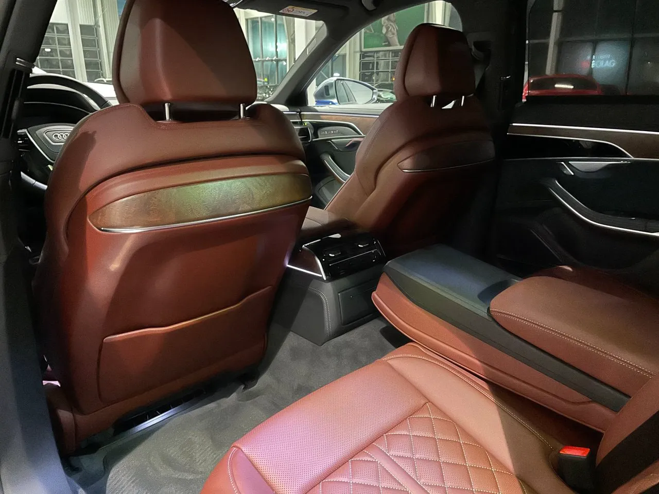 Audi S8 bild 18