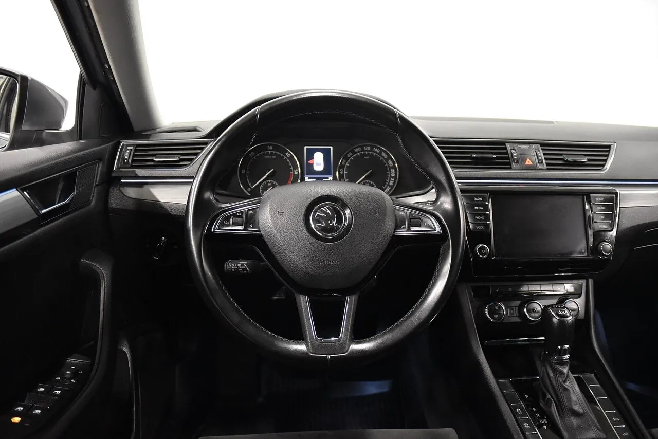 Skoda Superb bild 2
