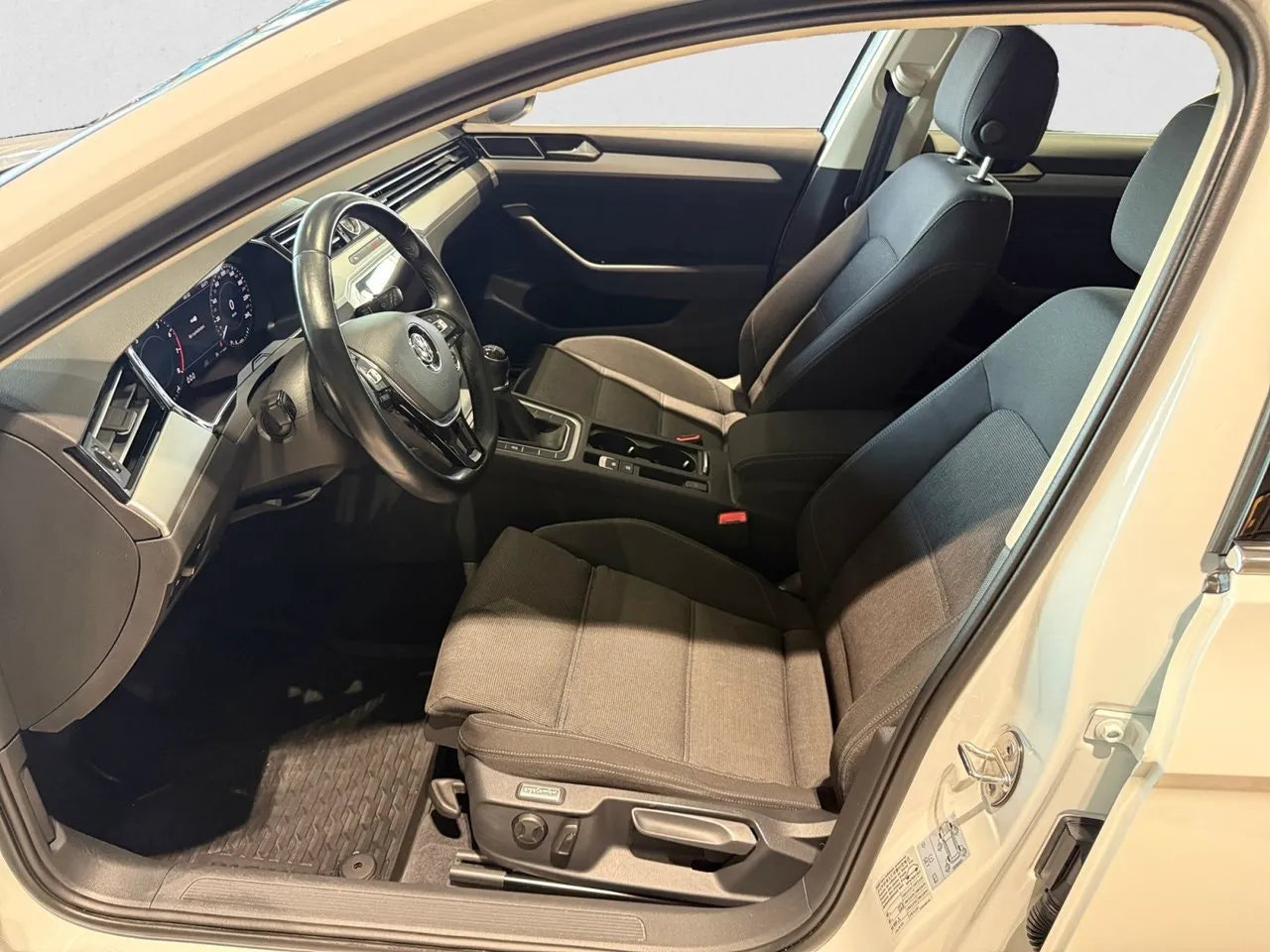 Volkswagen Passat bild 7