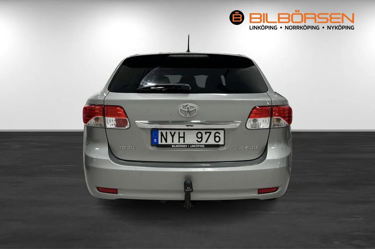 Toyota Avensis bild 5