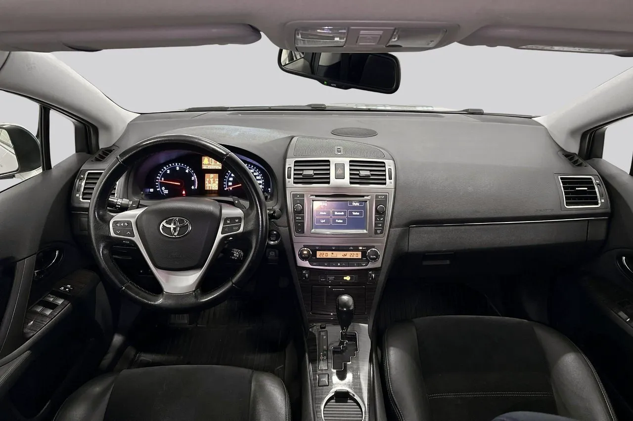 Toyota Avensis bild 7