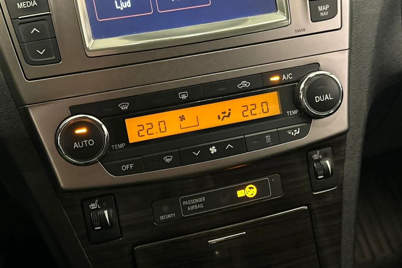 Toyota Avensis bild 13