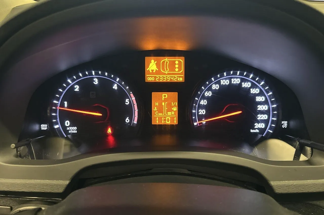 Toyota Avensis bild 10
