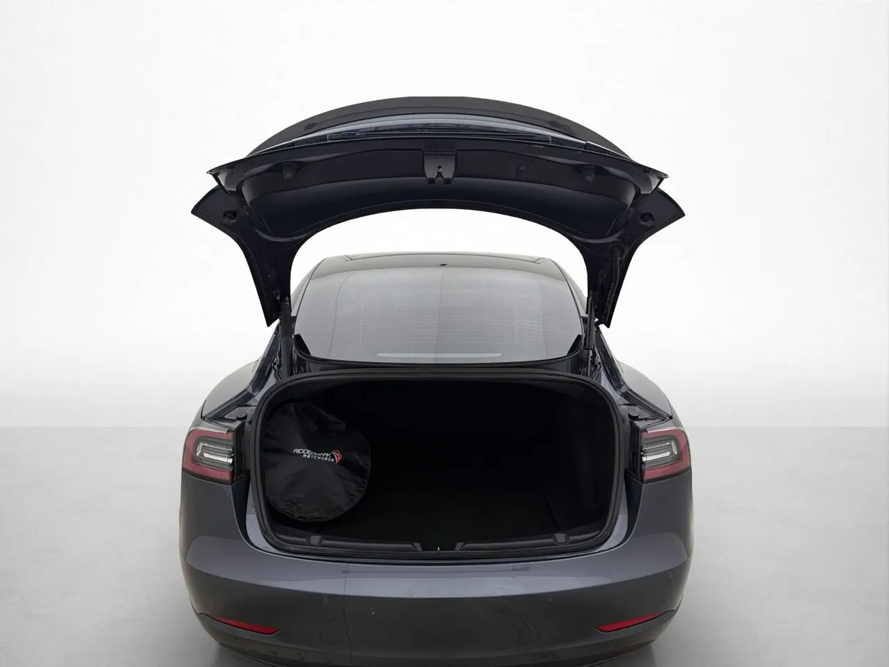 Tesla Model 3 bild 11