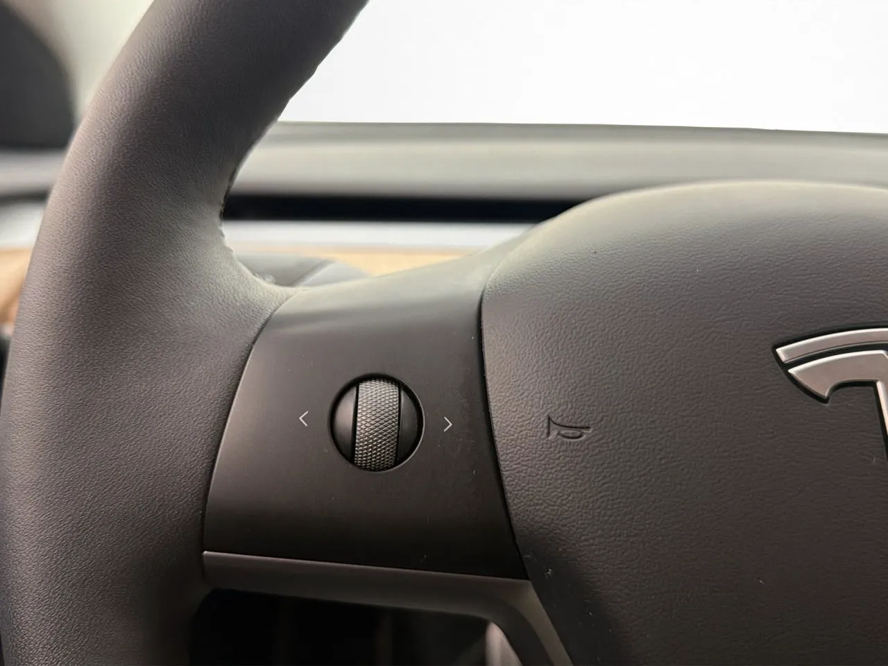 Tesla Model 3 bild 20