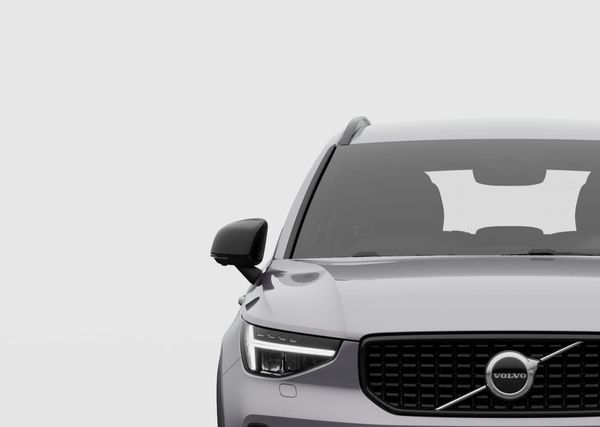 Volvo XC40 B4 FWD Bensin Plus Dark - 2026