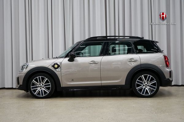 MINI Countryman Cooper SE ALL4 Maximize Pano HUD H/K Läder Kamera MOMS - 2023
