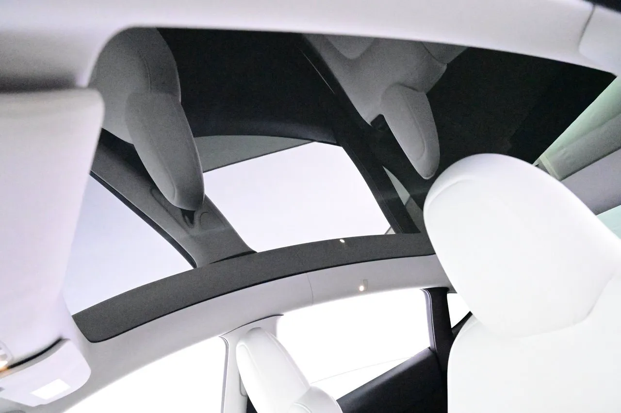 Tesla Model Y bild 24