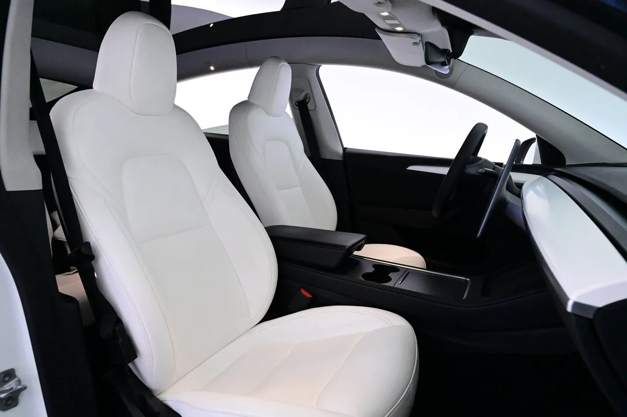 Tesla Model Y bild 12
