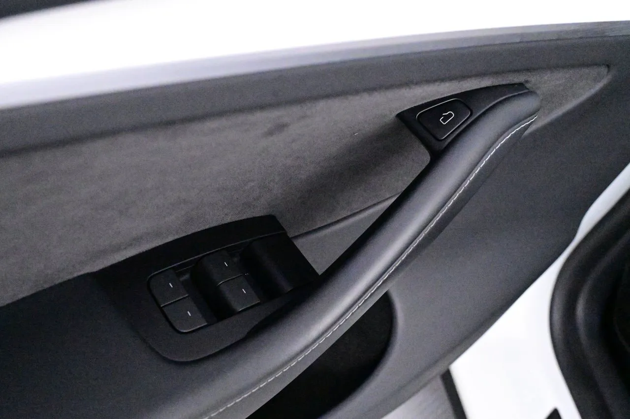 Tesla Model Y bild 10