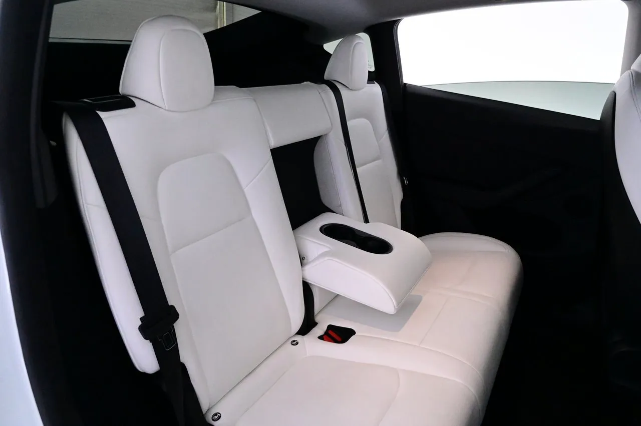 Tesla Model Y bild 25