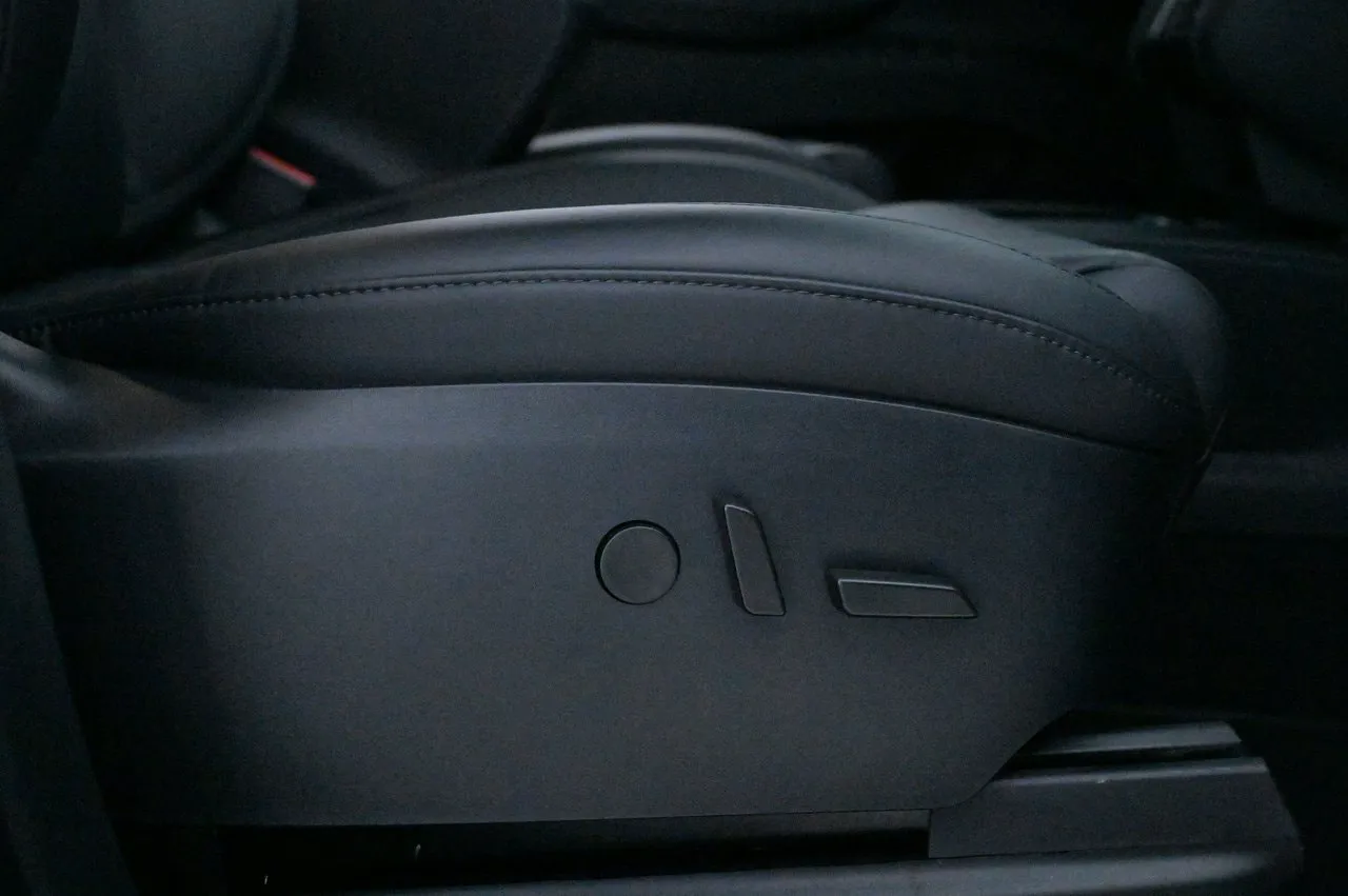 Tesla Model X bild 11
