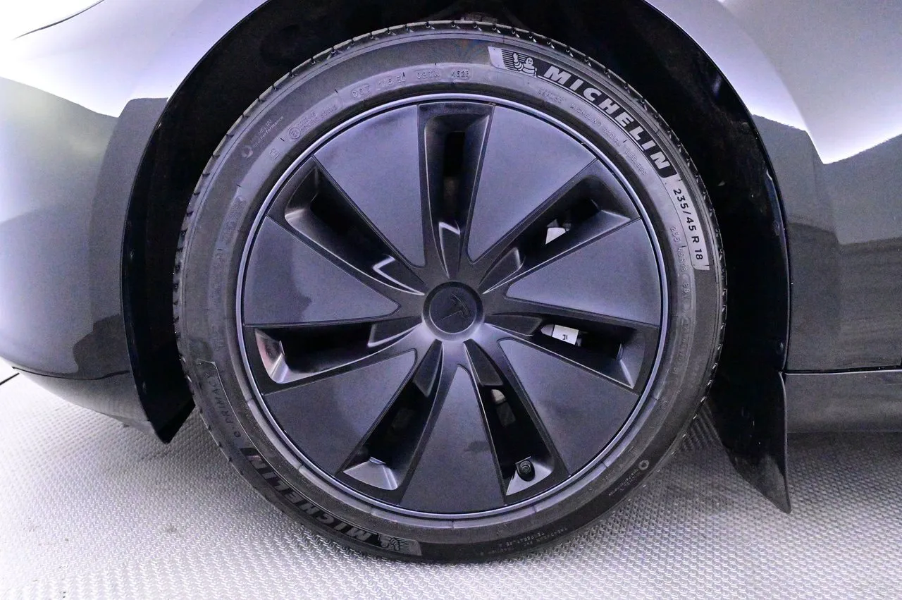 Tesla Model 3 bild 27