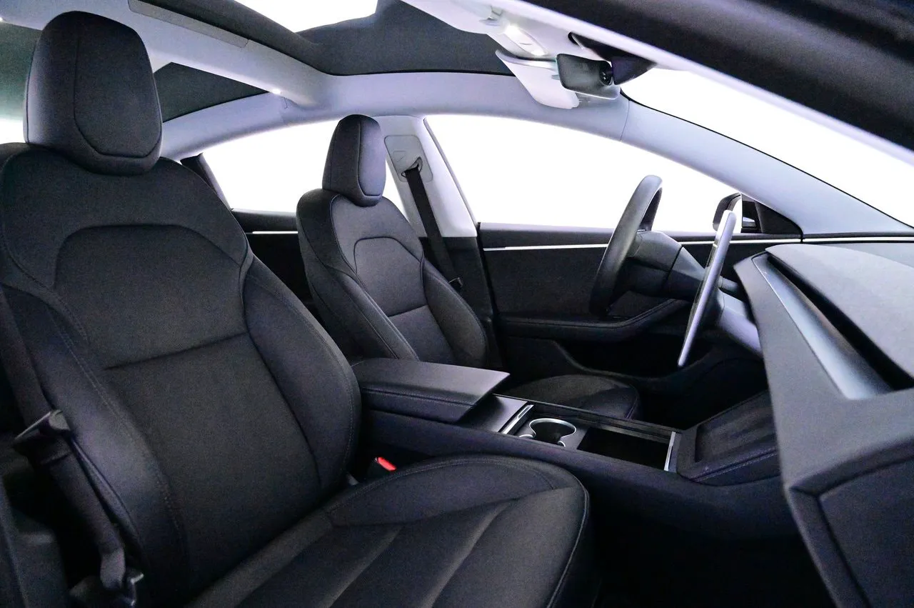 Tesla Model 3 bild 11