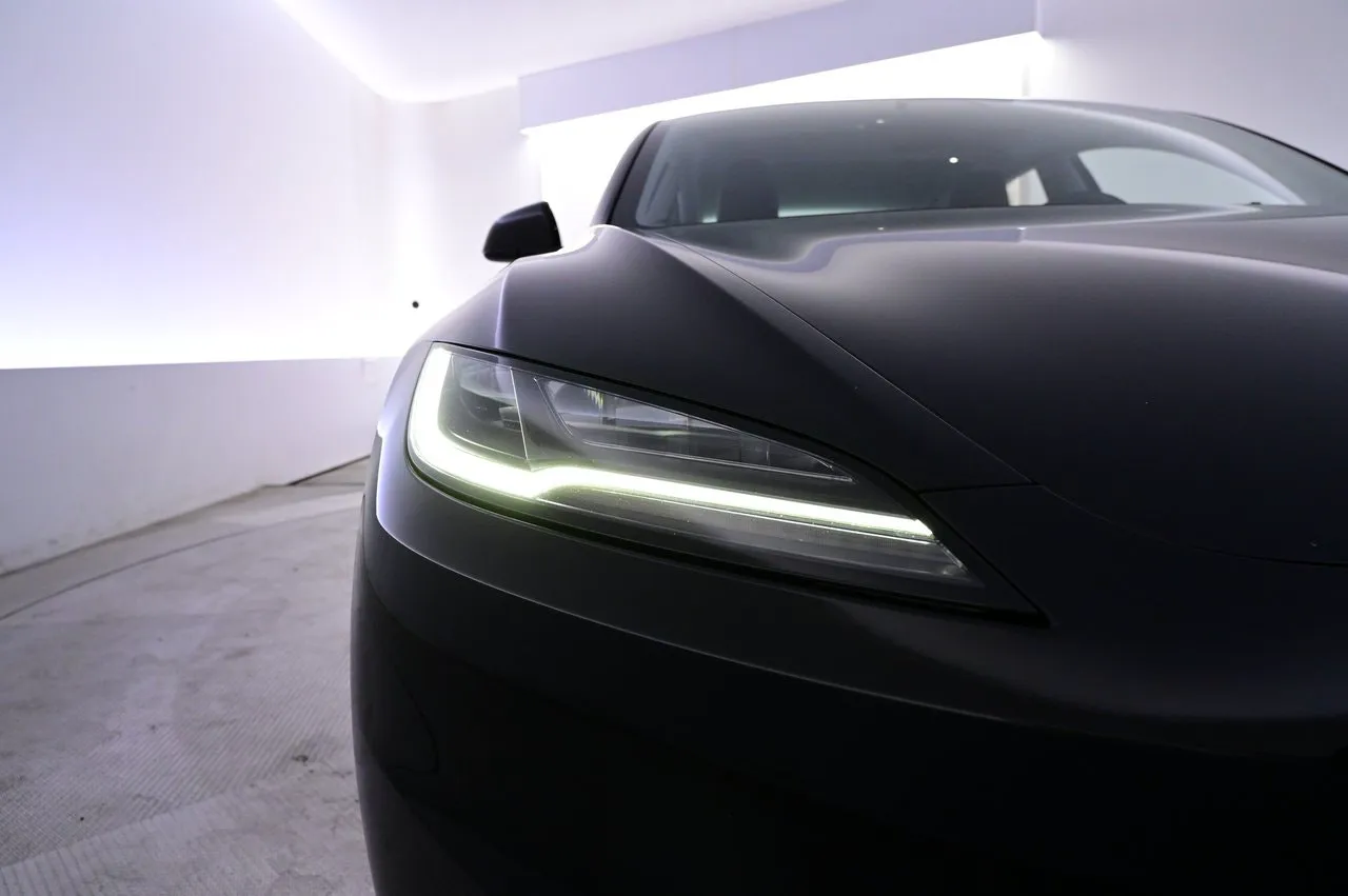 Tesla Model 3 bild 26