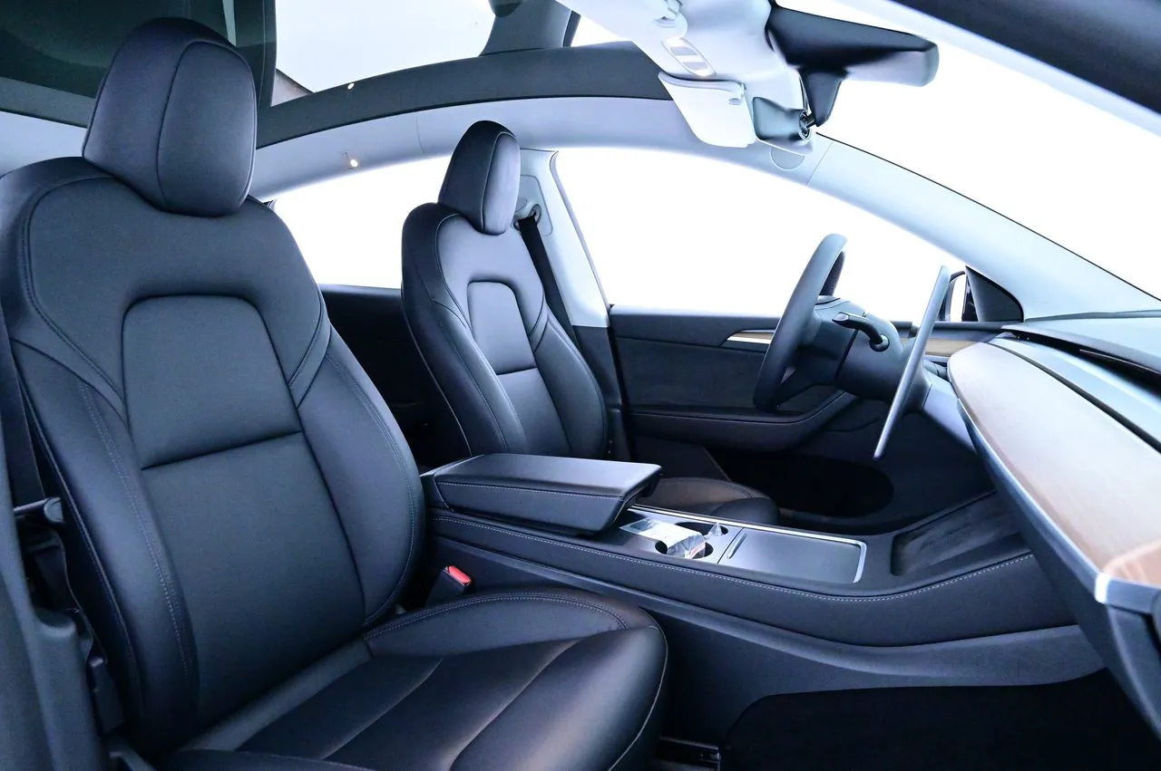 Tesla Model Y bild 12