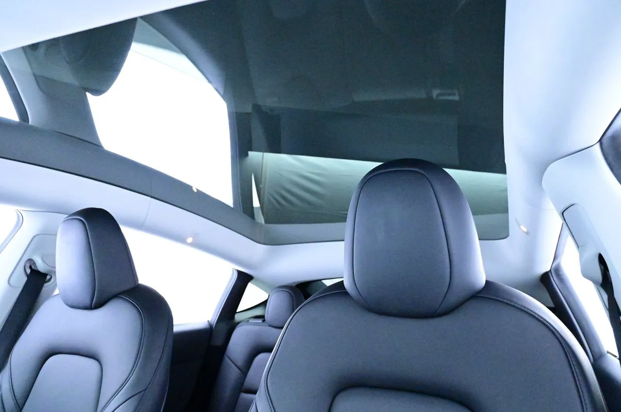 Tesla Model Y bild 24