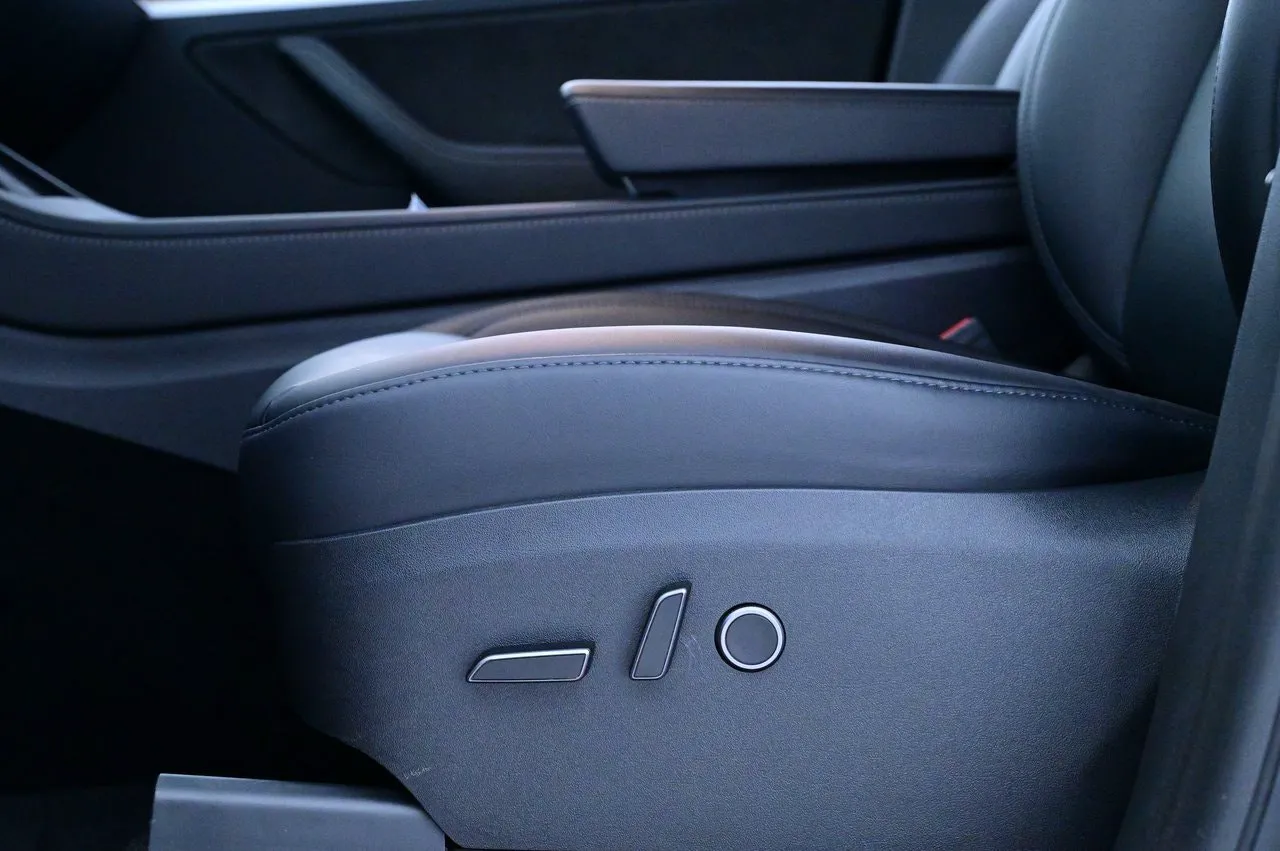 Tesla Model Y bild 11