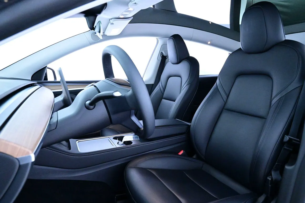 Tesla Model Y bild 9