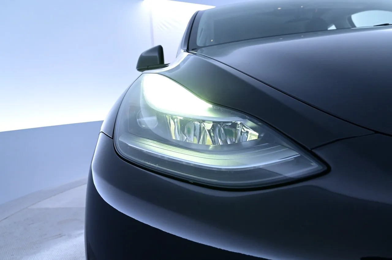 Tesla Model Y bild 26
