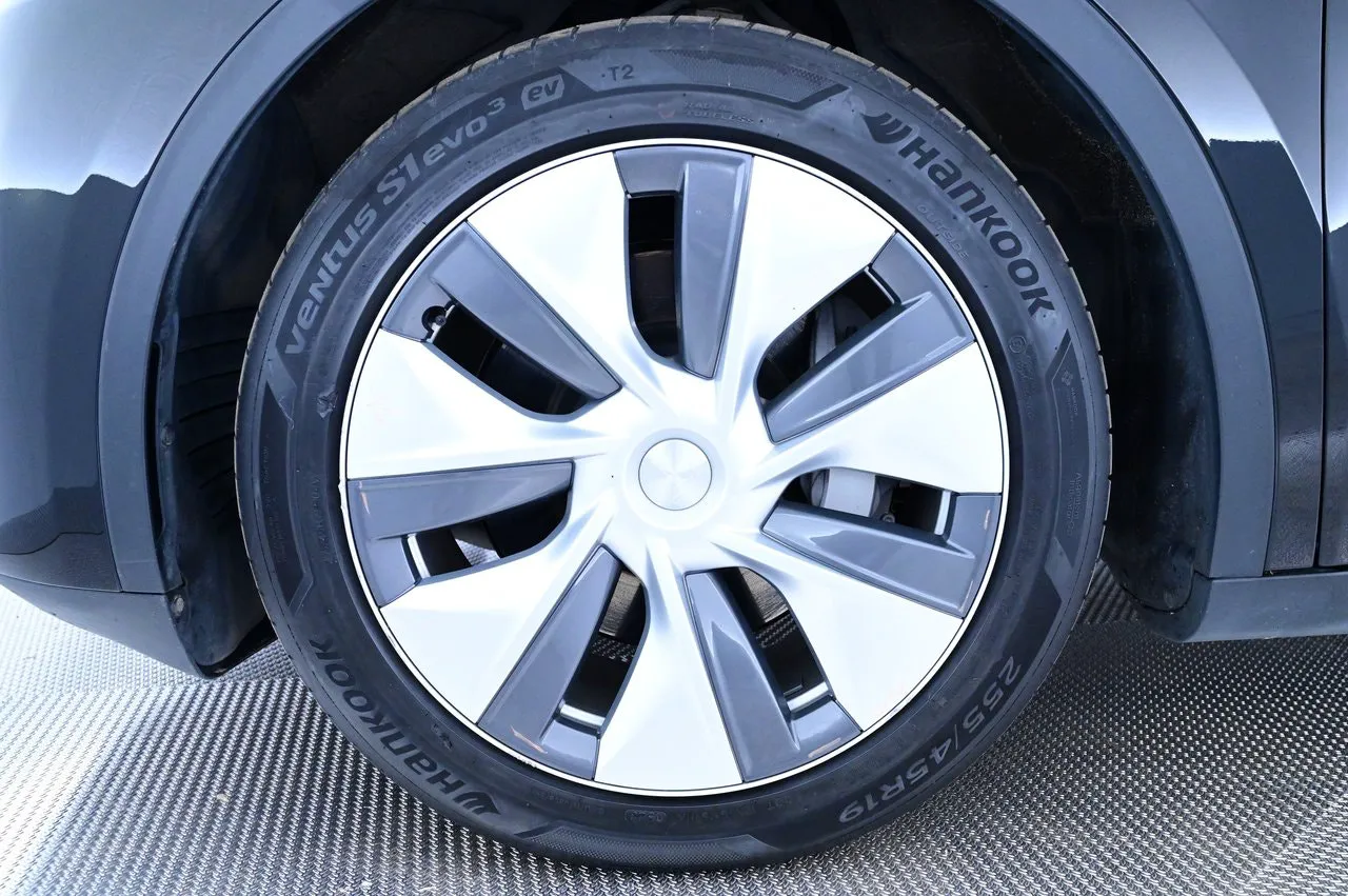 Tesla Model Y bild 27