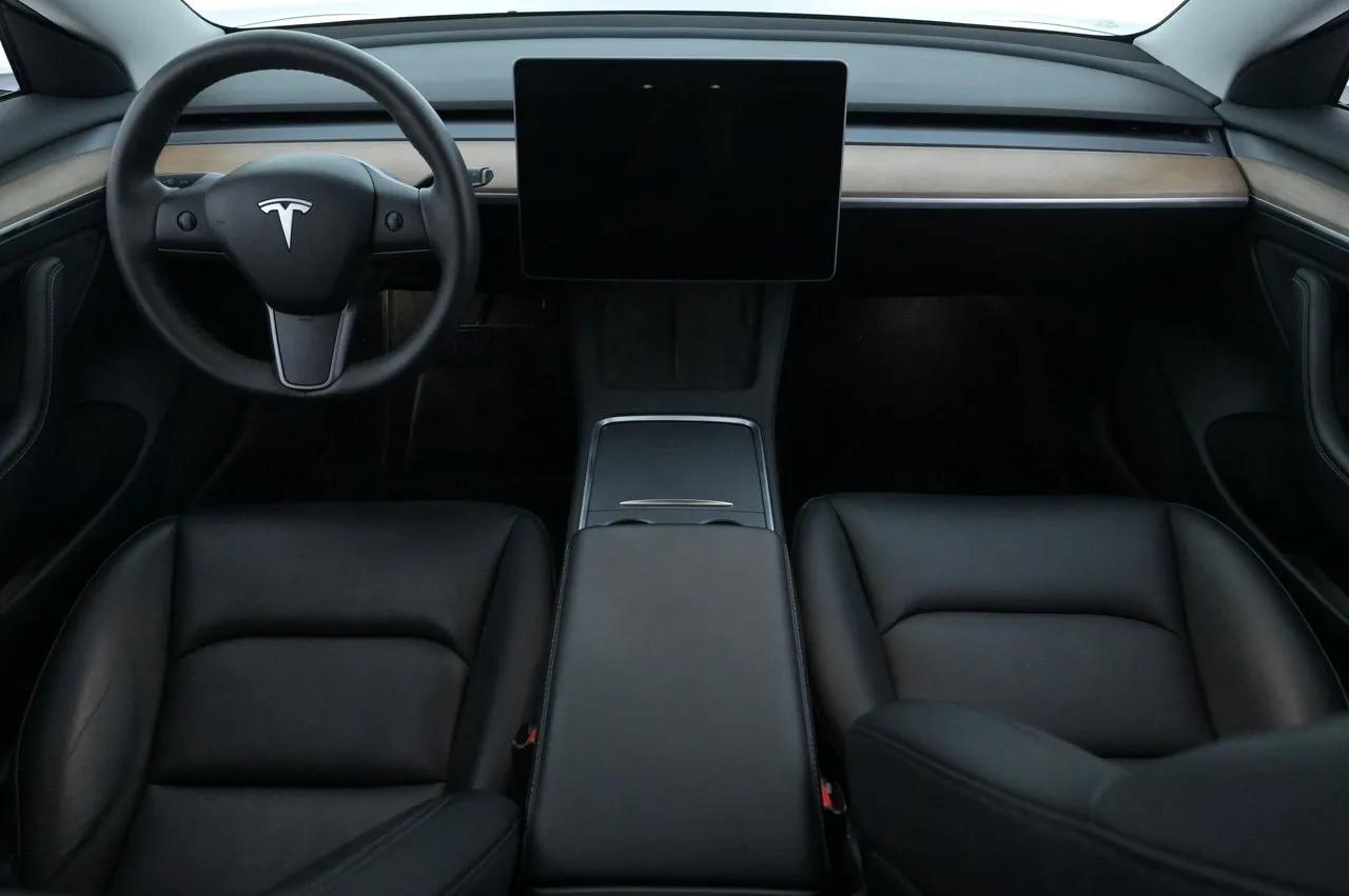 Tesla Model 3 bild 6