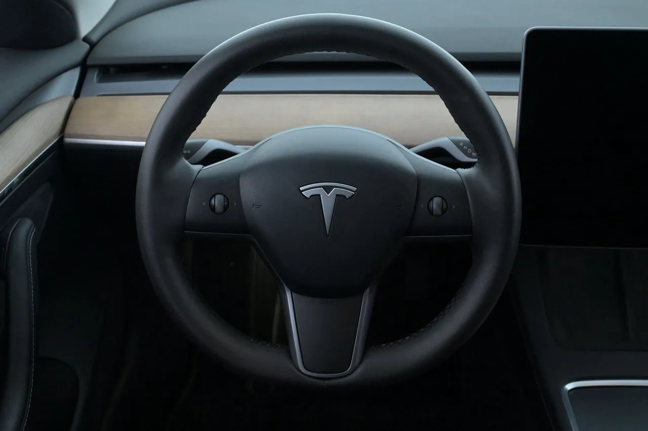 Tesla Model 3 bild 7