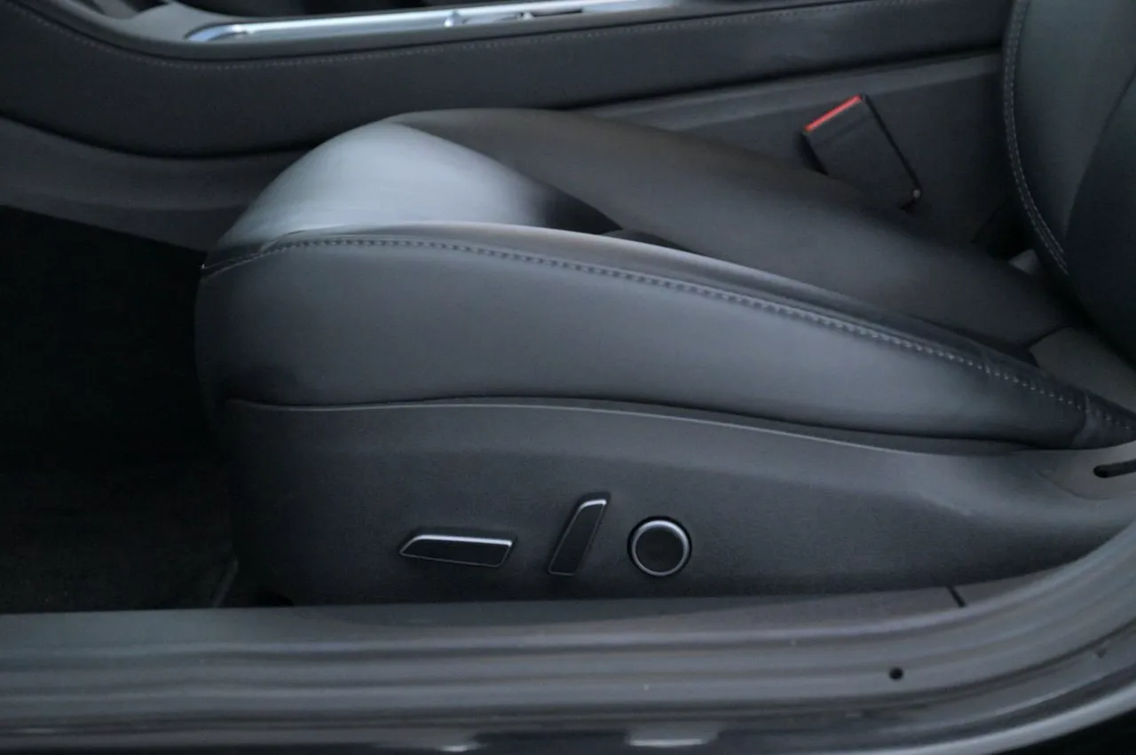 Tesla Model 3 bild 11