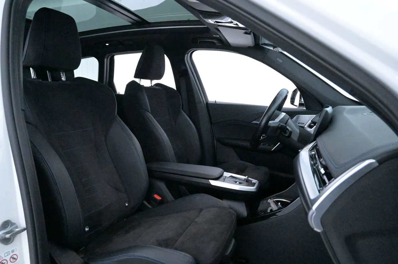 BMW iX1 bild 12