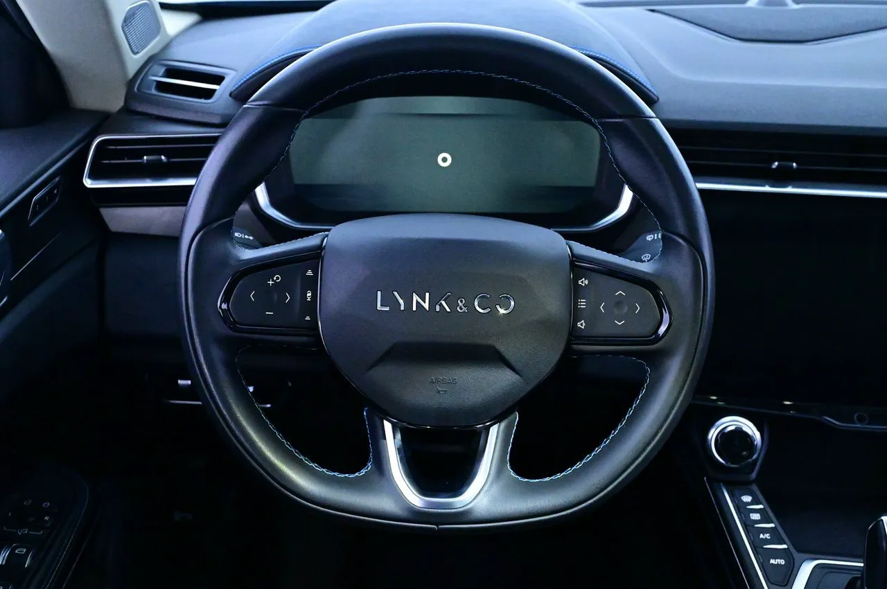 Lynk & Co 01 bild 7