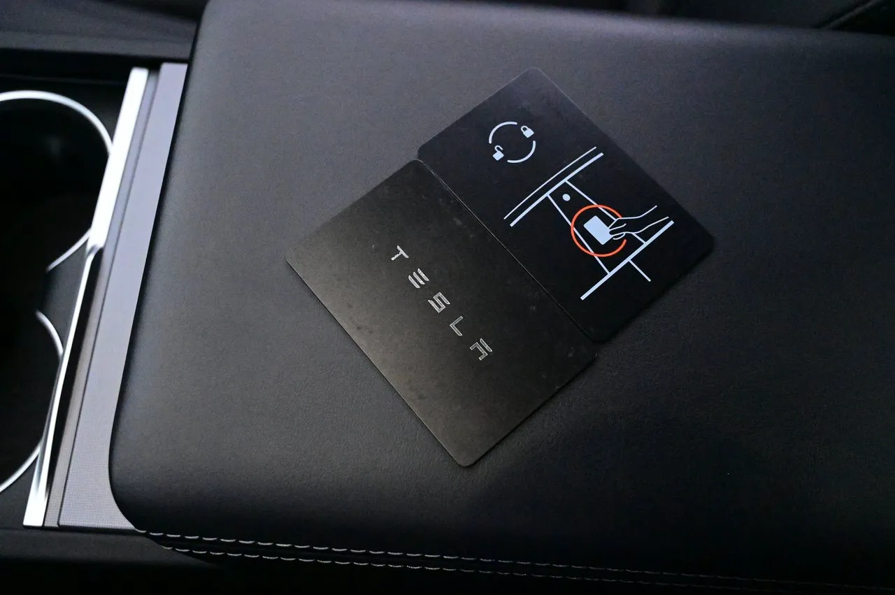Tesla Model 3 bild 23