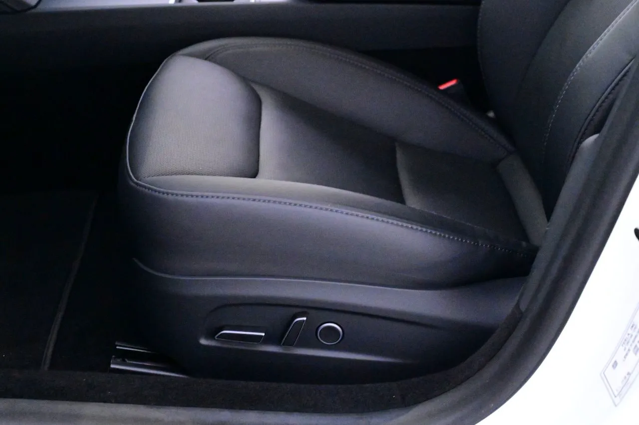 Tesla Model 3 bild 10