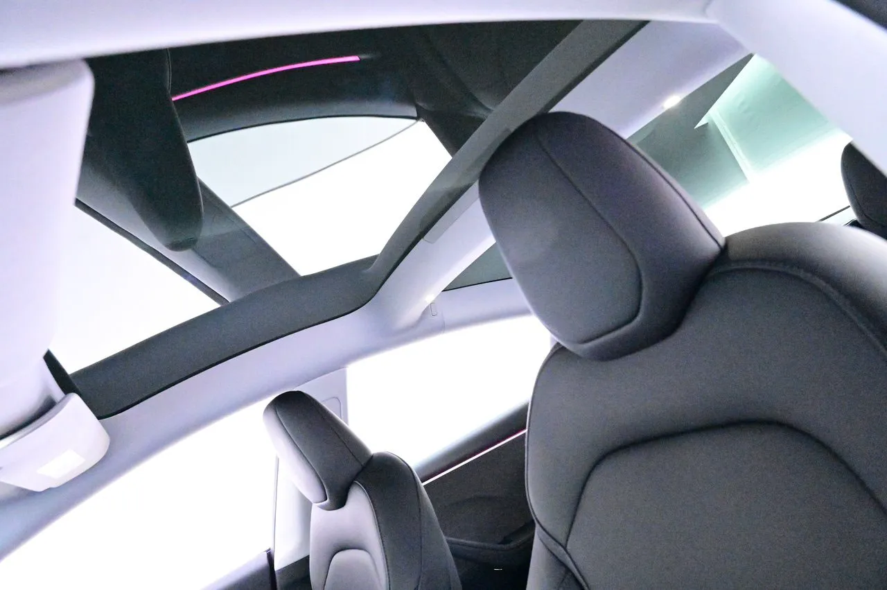 Tesla Model 3 bild 24
