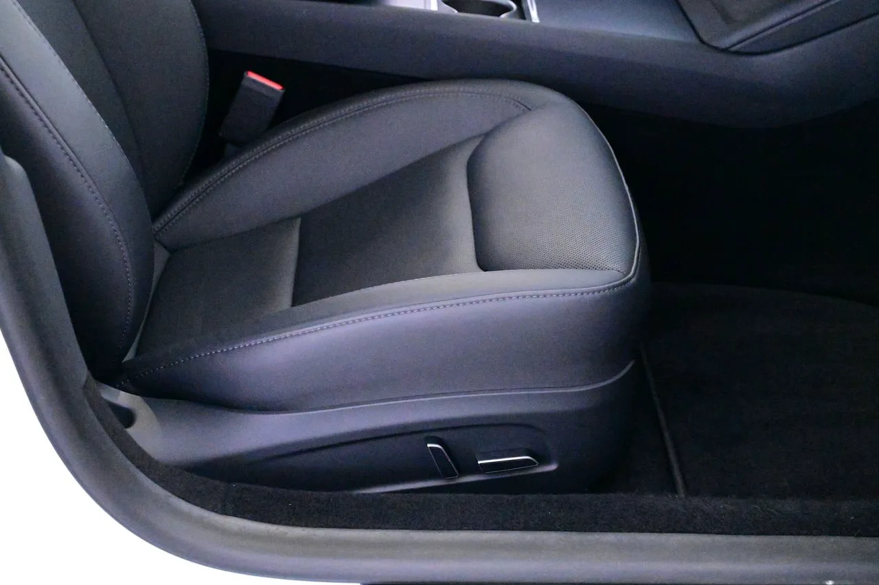 Tesla Model 3 bild 12